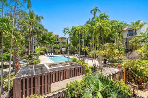 Condominio en venta en Pinecrest, Florida, 2 dormitorios, 91.23 m2 № 1888730 - foto 29
