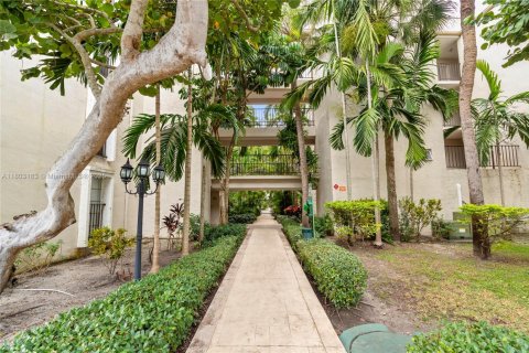 Condominio en venta en Pinecrest, Florida, 2 dormitorios, 91.23 m2 № 1888730 - foto 27