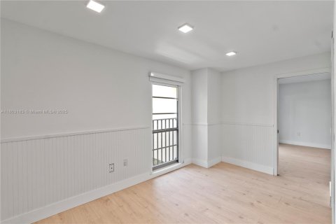 Condominio en venta en Pinecrest, Florida, 2 dormitorios, 91.23 m2 № 1888730 - foto 8