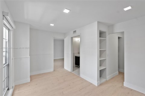 Condominio en venta en Pinecrest, Florida, 2 dormitorios, 91.23 m2 № 1888730 - foto 6
