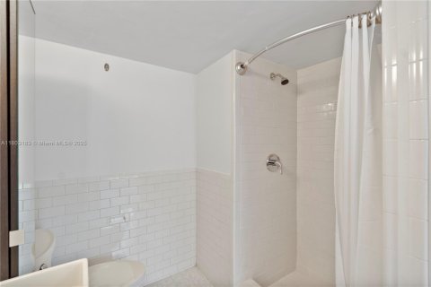 Condominio en venta en Pinecrest, Florida, 2 dormitorios, 91.23 m2 № 1888730 - foto 10