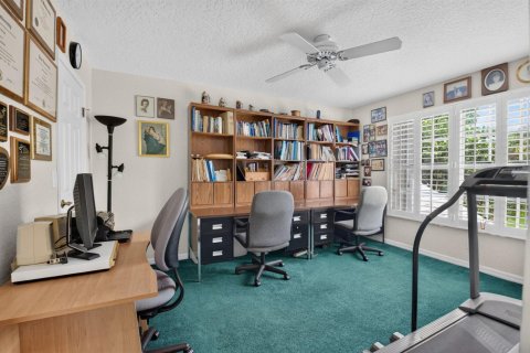 House in Delray Beach, Florida 4 bedrooms, 251.02 sq.m. № 2385482 - photo 26