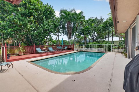 House in Delray Beach, Florida 4 bedrooms, 251.02 sq.m. № 2385482 - photo 30