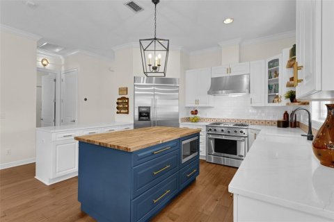 House in Orlando, Florida 3 bedrooms, 246.93 sq.m. № 1825425 - photo 5