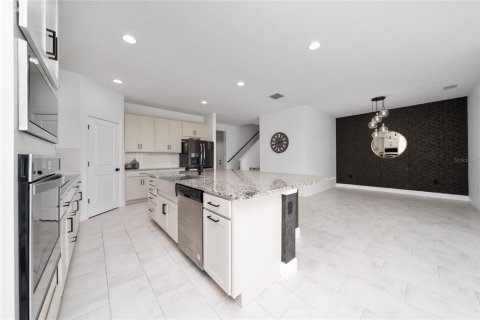House in Clermont, Florida 4 bedrooms, 268.02 sq.m. № 2221488 - photo 10