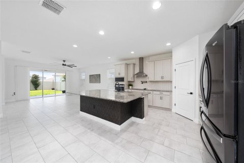 House in Clermont, Florida 4 bedrooms, 268.02 sq.m. № 2221488 - photo 7