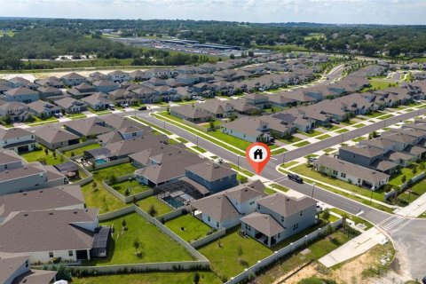House in Clermont, Florida 4 bedrooms, 268.02 sq.m. № 2221488 - photo 27