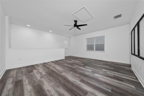 House in Clermont, Florida 4 bedrooms, 268.02 sq.m. № 2221488 - photo 20