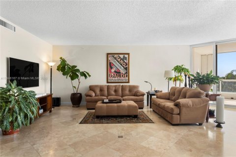Condominio en venta en Aventura, Florida, 3 dormitorios, 244.33 m2 № 1844077 - foto 1