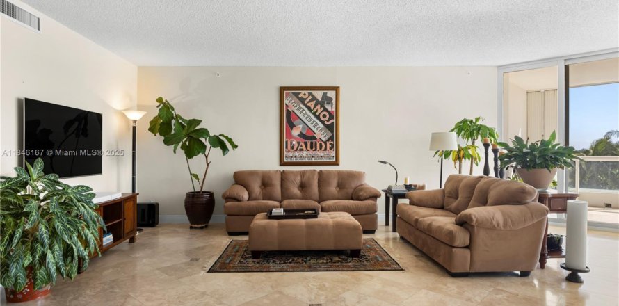 Condominio en Aventura, Florida, 3 dormitorios  № 1844077