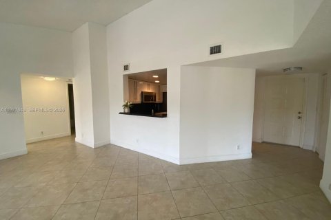 Condo in Coral Springs, Florida, 3 bedrooms  № 2041815 - photo 16