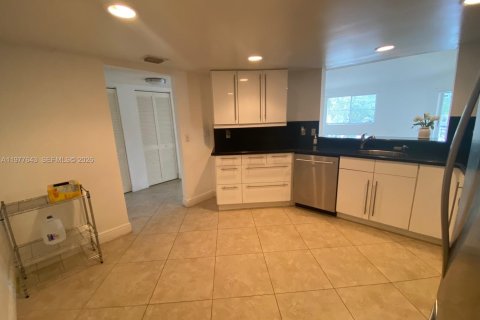 Condo in Coral Springs, Florida, 3 bedrooms  № 2041815 - photo 6