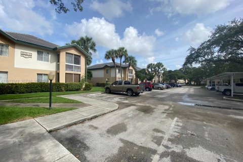 Condo in Coral Springs, Florida, 3 bedrooms  № 2041815 - photo 22