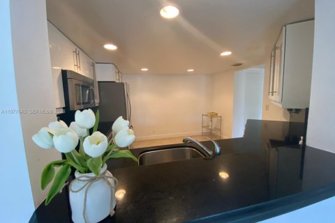 Condo in Coral Springs, Florida, 3 bedrooms  № 2041815