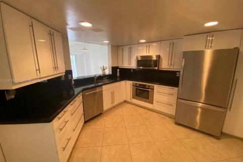 Condo in Coral Springs, Florida, 3 bedrooms  № 2041815 - photo 4