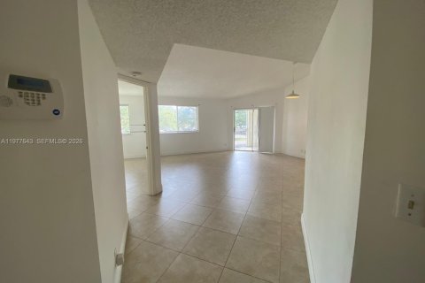 Condo in Coral Springs, Florida, 3 bedrooms  № 2041815 - photo 7