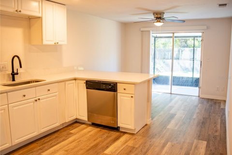 Villa ou maison à vendre à Tampa, Floride: 3 chambres, 119.29 m2 № 2427567 - photo 7