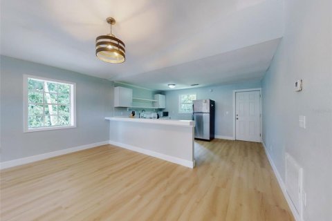 House in New Smyrna Beach, Florida 3 bedrooms, 125.7 sq.m. № 1883734 - photo 10