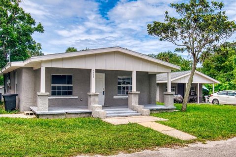 House in New Smyrna Beach, Florida 3 bedrooms, 125.7 sq.m. № 1883734 - photo 1