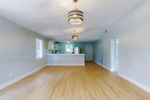 House in New Smyrna Beach, Florida 3 bedrooms, 125.7 sq.m. № 1883734 - photo 8