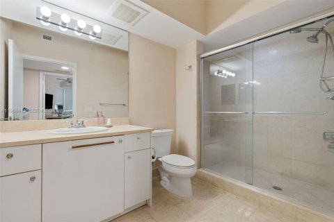 Condo in Aventura, Florida, 2 bedrooms  № 2031741 - photo 21