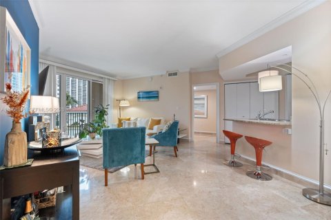 Condo in Aventura, Florida, 2 bedrooms  № 2031741 - photo 4