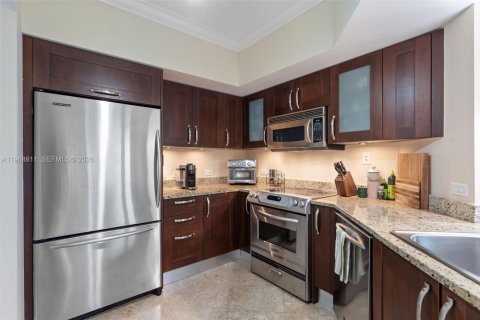 Condo in Aventura, Florida, 2 bedrooms  № 2031741 - photo 10