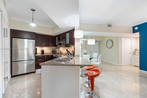 Condo in Aventura, Florida, 2 bedrooms  № 2031741 - photo 5