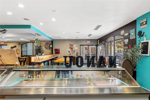 Propiedad comercial en venta en Fort Lauderdale, Florida № 1802717 - foto 13