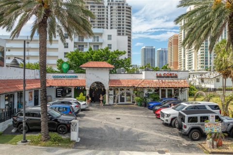 Propiedad comercial en venta en Fort Lauderdale, Florida № 1802717 - foto 4