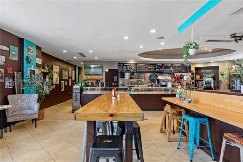 Propiedad comercial en venta en Fort Lauderdale, Florida № 1802717 - foto 6
