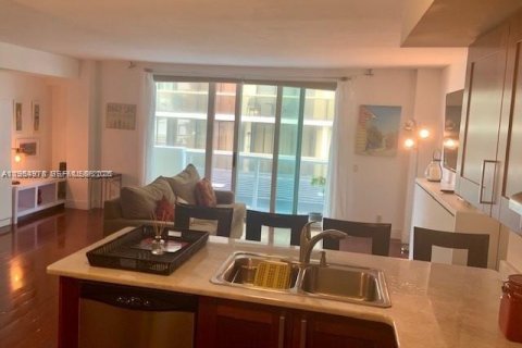 Купить кондоминиум в Серфсайд, Флорида 55.83м2, № 2090731 - фото 4