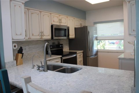 Copropriété à louer à Tarpon Springs, Floride: 2 chambres, 98.94 m2 № 2111039 - photo 4