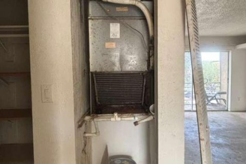 Condo in Lauderhill, Florida, 2 bedrooms № 2081710 - photo 7