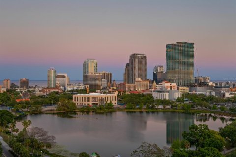 Condo in Saint Petersburg, Florida, 3 bedrooms  № 2148192 - photo 3