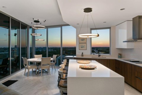 Condo in Saint Petersburg, Florida, 3 bedrooms  № 2148192 - photo 4