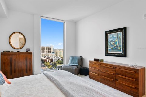 Condo in Saint Petersburg, Florida, 3 bedrooms  № 2148192 - photo 24