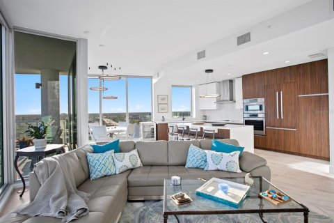 Condo in Saint Petersburg, Florida, 3 bedrooms  № 2148192 - photo 10