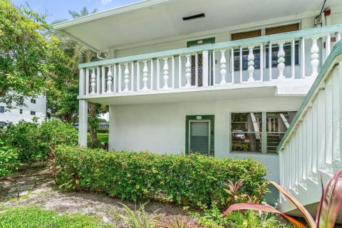 Condo in Deerfield Beach, Florida, 2 bedrooms № 2180448