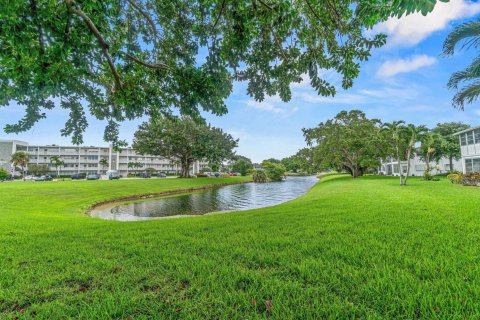 Condominio en venta en Deerfield Beach, Florida, 2 dormitorios, 76.18 m2 № 2180448 - foto 25