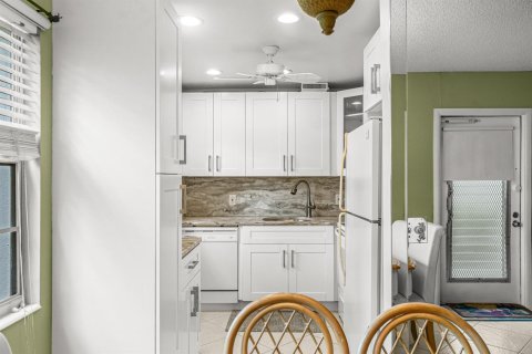 Condominio en venta en Deerfield Beach, Florida, 2 dormitorios, 76.18 m2 № 2180448 - foto 9