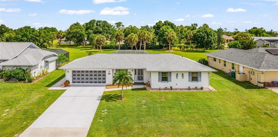 Villa ou maison à Punta Gorda, Floride 3 chambres, 110.46 m2 № 2237187