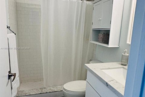 Copropriété à louer à Miami, Floride: 3 chambres, 115.01 m2 № 2056742 - photo 12