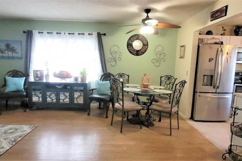 Condo in DeLand, Florida, 2 bedrooms  № 751145 - photo 22