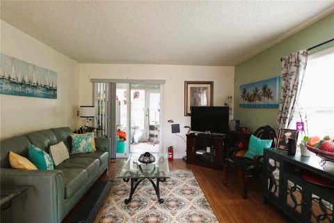 Condo in DeLand, Florida, 2 bedrooms  № 751145 - photo 27