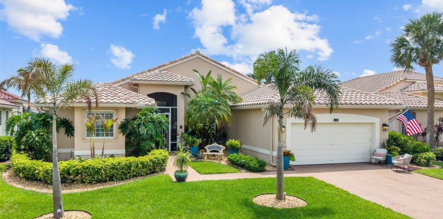 House in Port St. Lucie, Florida 3 bedrooms, 210.42 sq.m. № 2088146