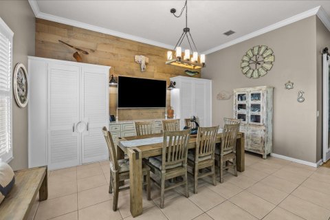House in Port St. Lucie, Florida 3 bedrooms, 210.42 sq.m. № 2088146 - photo 10