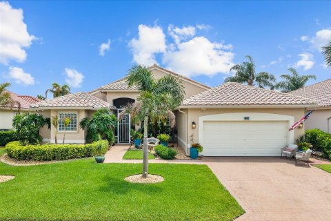House in Port St. Lucie, Florida 3 bedrooms, 210.42 sq.m. № 2088146 - photo 2