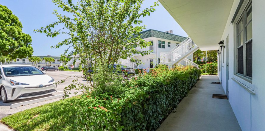 Condominio en Vero Beach, Florida, 2 dormitorios  № 2175325