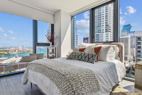 Apartamento en alquiler en Miami, Florida, 3 dormitorios, 126.25 m2 № 2246015 - foto 26